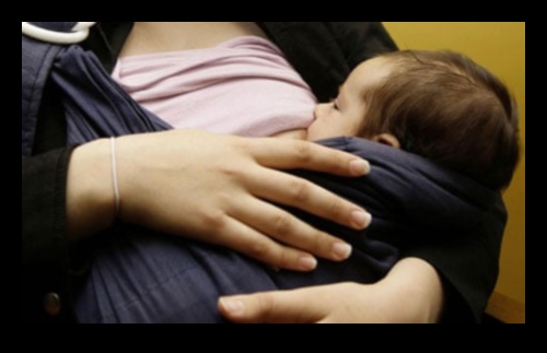 رسائل الحب السائلة الرضاعة الطبيعية كشكل من أشكال التعبير العاطفي 4 رسائل الحب السائلة: التعبير عن العواطف من خلال حليب الثدي