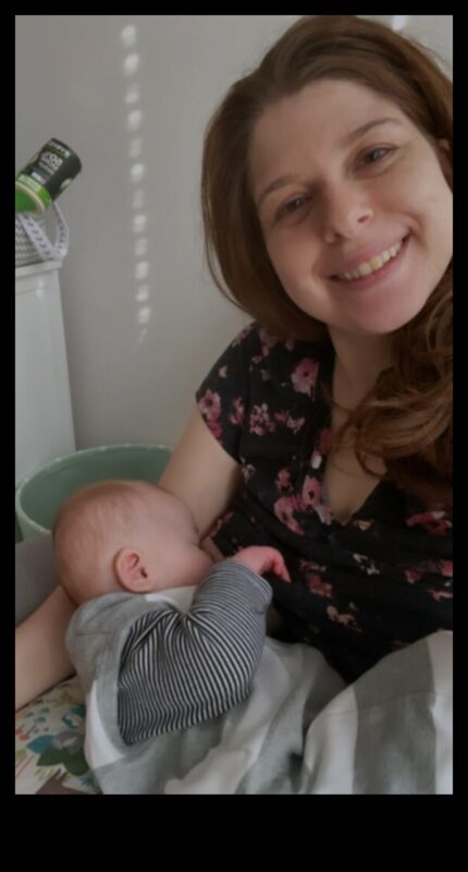 رسائل الحب السائلة: التعبير عن العواطف من خلال حليب الثدي