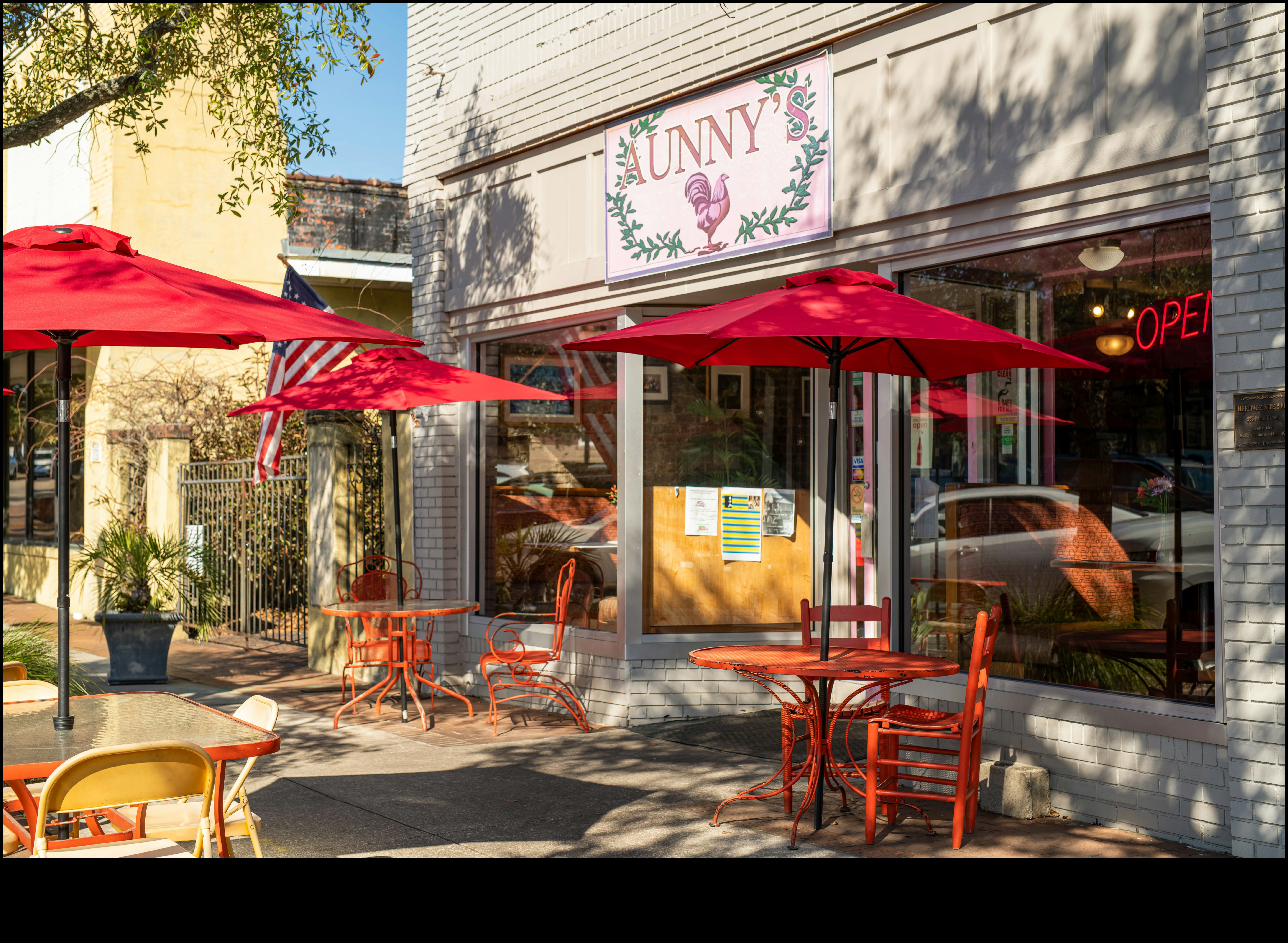 الاحتفال بالشركات الصغيرة الأسطورية المحلية في كل حي 5 الأساطير المحلية: الاحتفال بالشركات الصغيرة في كل حي